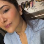 Ridhima Pandit Instagram - Cheers to the magic of New Beginnings, Messy Hair, Dirty feet, pretty flowers .. yours truly is shooting for something that she has been waiting for a very very long time.. aapki duaaon main panaah dene ke liye shukriya 🫶🏻🥹 #gratitude #magic #newbeginnings #work #happiness Pune City