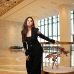 Ridhima Pandit Instagram - Channeling timeless elegance in sleek black attire. . . Wearing @worldofasra Styled by @styled_bytan P.R (outfit) @tandigital5 Jewels by @notandas_jewellers HMU @makeupbybablu Shot by @shootwithshakir Managed by @nabeelsdalvi