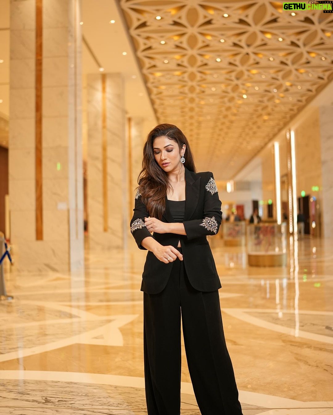 Ridhima Pandit Instagram - Channeling timeless elegance in sleek black attire. . . Wearing @worldofasra Styled by @styled_bytan P.R (outfit) @tandigital5 Jewels by @notandas_jewellers HMU @makeupbybablu Shot by @shootwithshakir Managed by @nabeelsdalvi