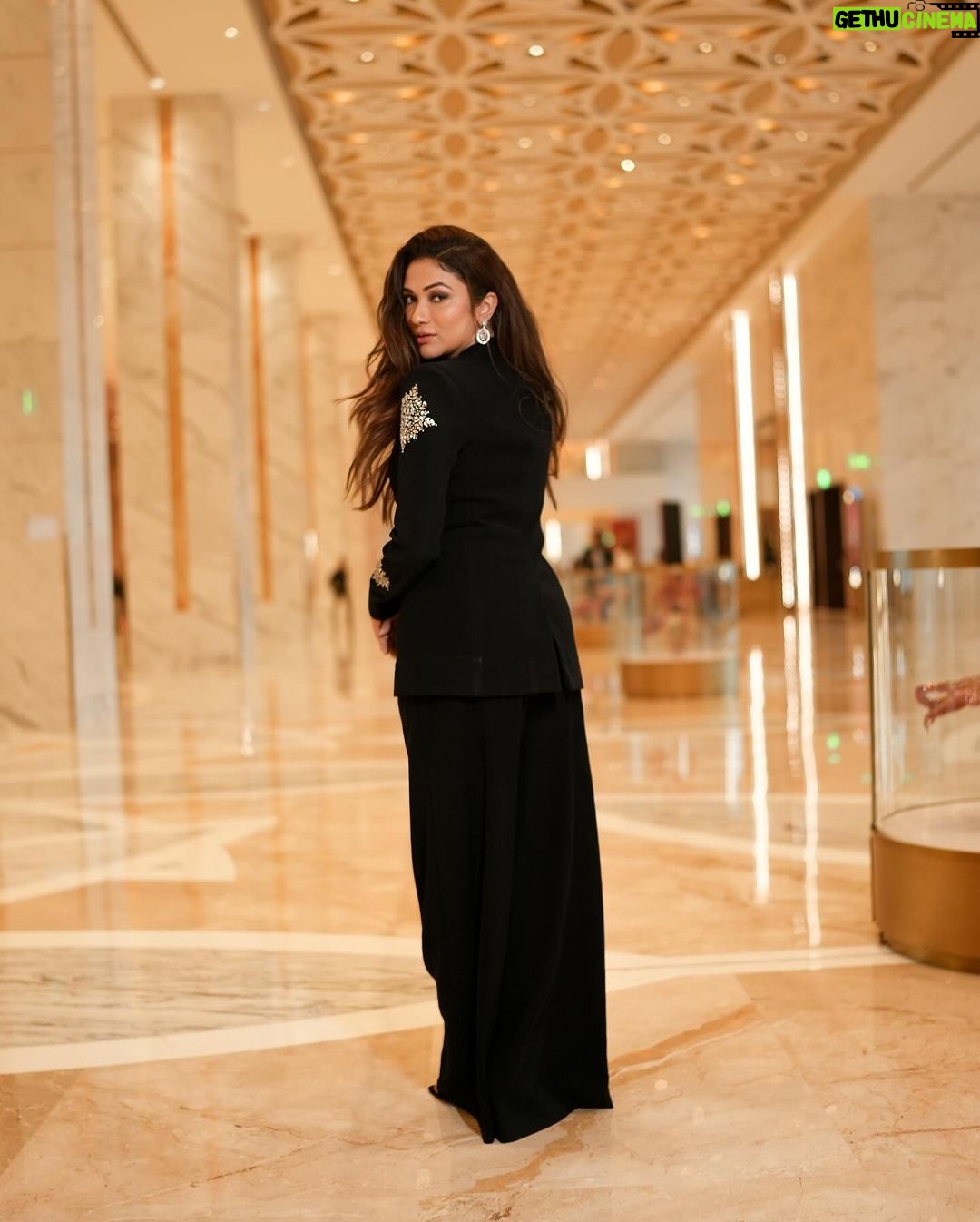 Ridhima Pandit Instagram - Channeling timeless elegance in sleek black attire. . . Wearing @worldofasra Styled by @styled_bytan P.R (outfit) @tandigital5 Jewels by @notandas_jewellers HMU @makeupbybablu Shot by @shootwithshakir Managed by @nabeelsdalvi