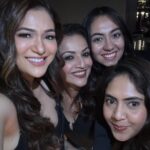 Ridhima Pandit Instagram – About last night with our b’day girl Shurie… ☺️💕 Cheers to the hosts who made our night as delightful as their company! 🥂 @sshurakhan @arbaazkhanofficial 💕💕💕