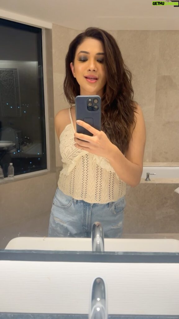 Ridhima Pandit Instagram - That’s right that’s me 😀🫰💁🏻‍♀️🫠🤩 #selflove just sunday things #reelswithridz