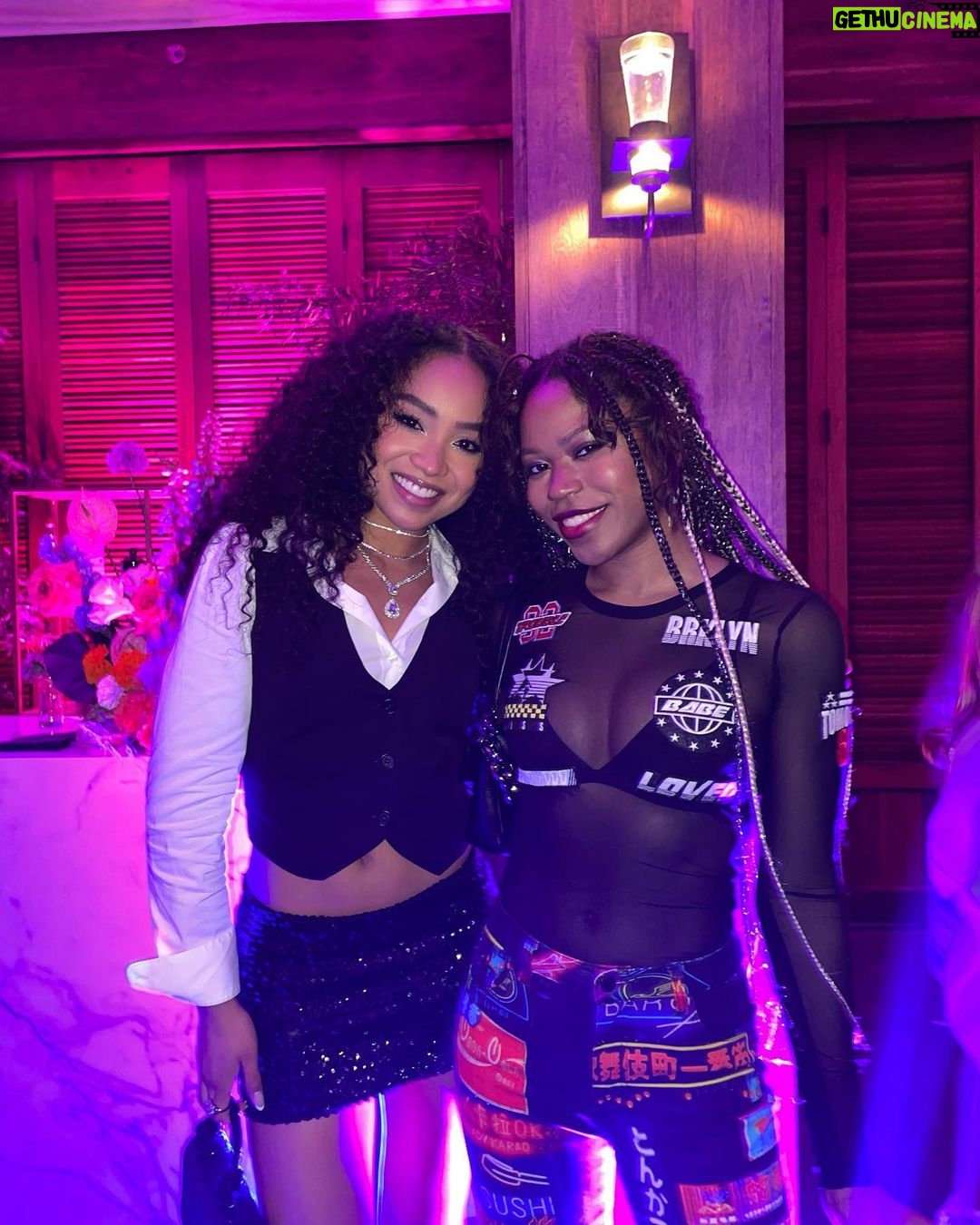 Riele Downs Instagram - much fun !! @netflix @neverhaveiever 🦩🙇🏾♀️