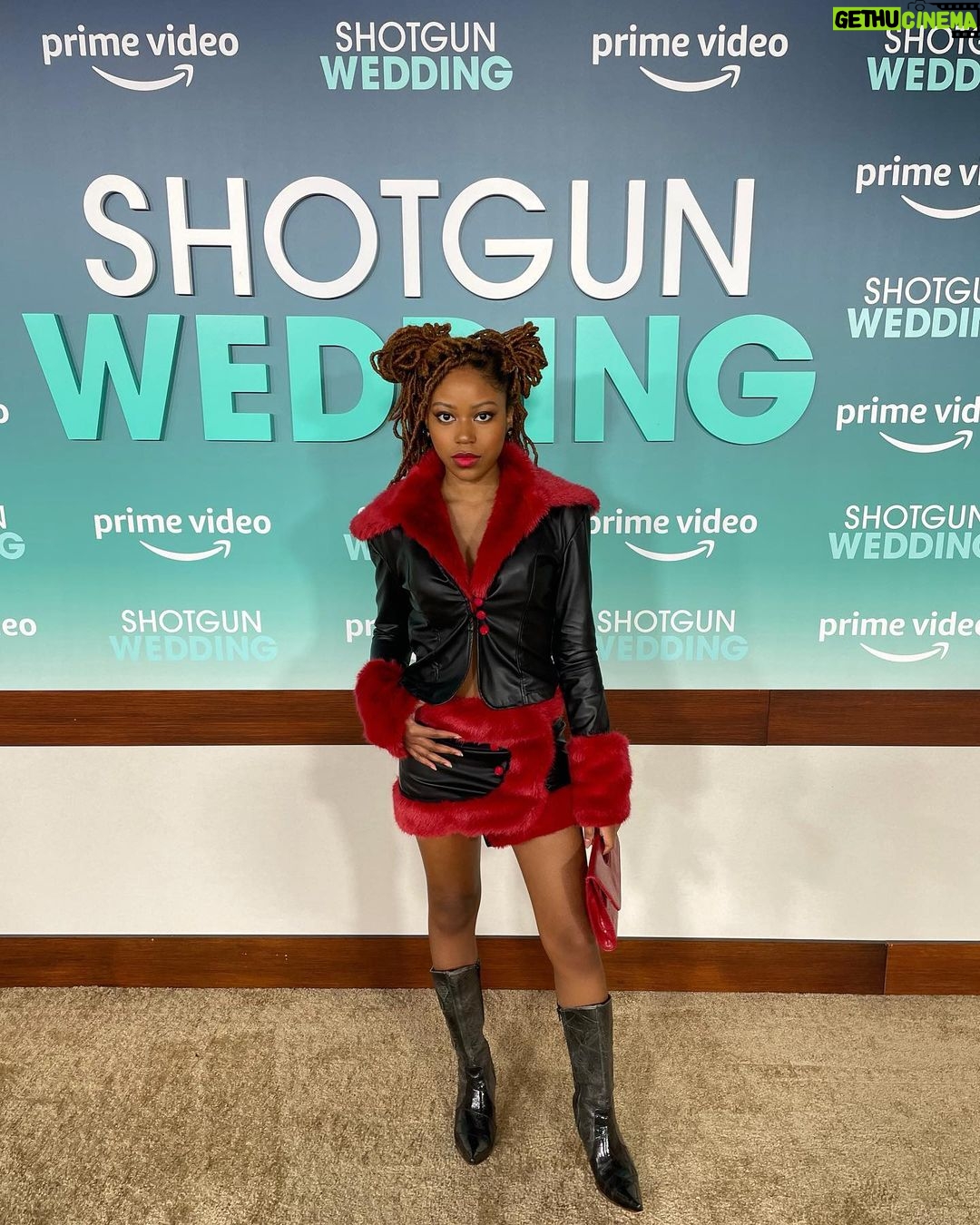Riele Downs Instagram - happy valentine’s day one and all 💃🏾 *from the #shotgunwedding premiere ❣️ @amazonstudios thank u ! xo