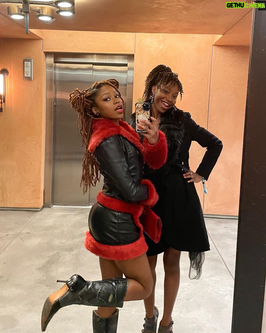 Riele Downs Instagram - happy valentine’s day one and all 💃🏾 *from the #shotgunwedding premiere ❣️ @amazonstudios thank u ! xo