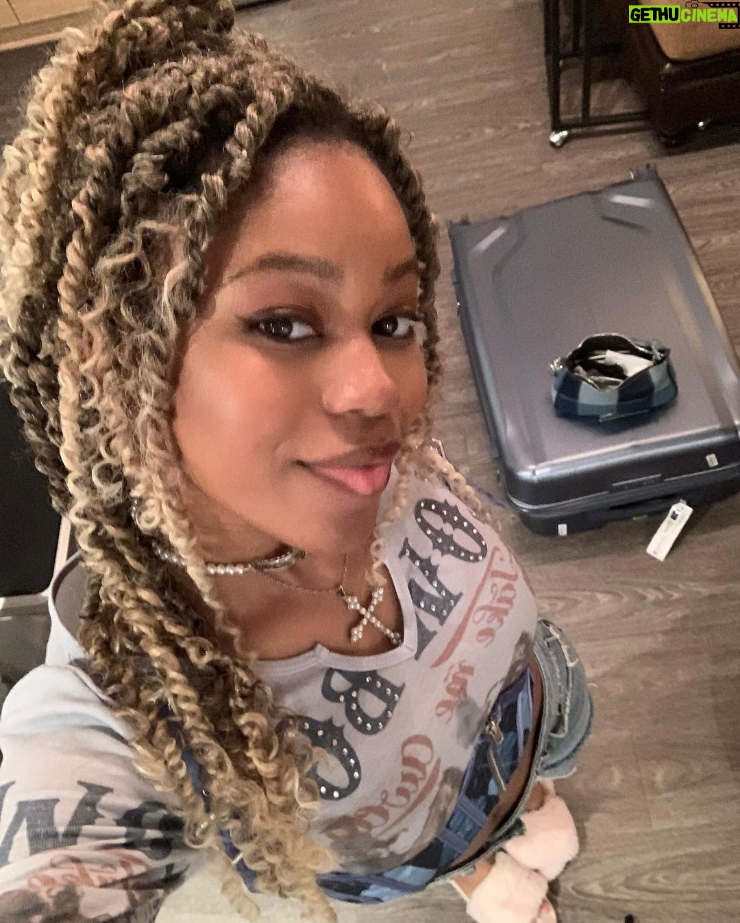 Riele Downs Instagram - fuzzy slippers ftw