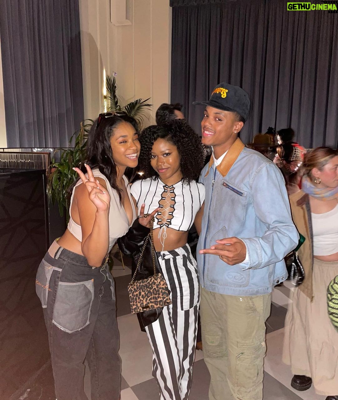 Riele Downs Instagram - 🫶 !!! had the best time working with these uber talented & incredibly kind human beings !!! 😄 season 2 of bel-air is airing now, go stream 🛎️🌬️ #belair
