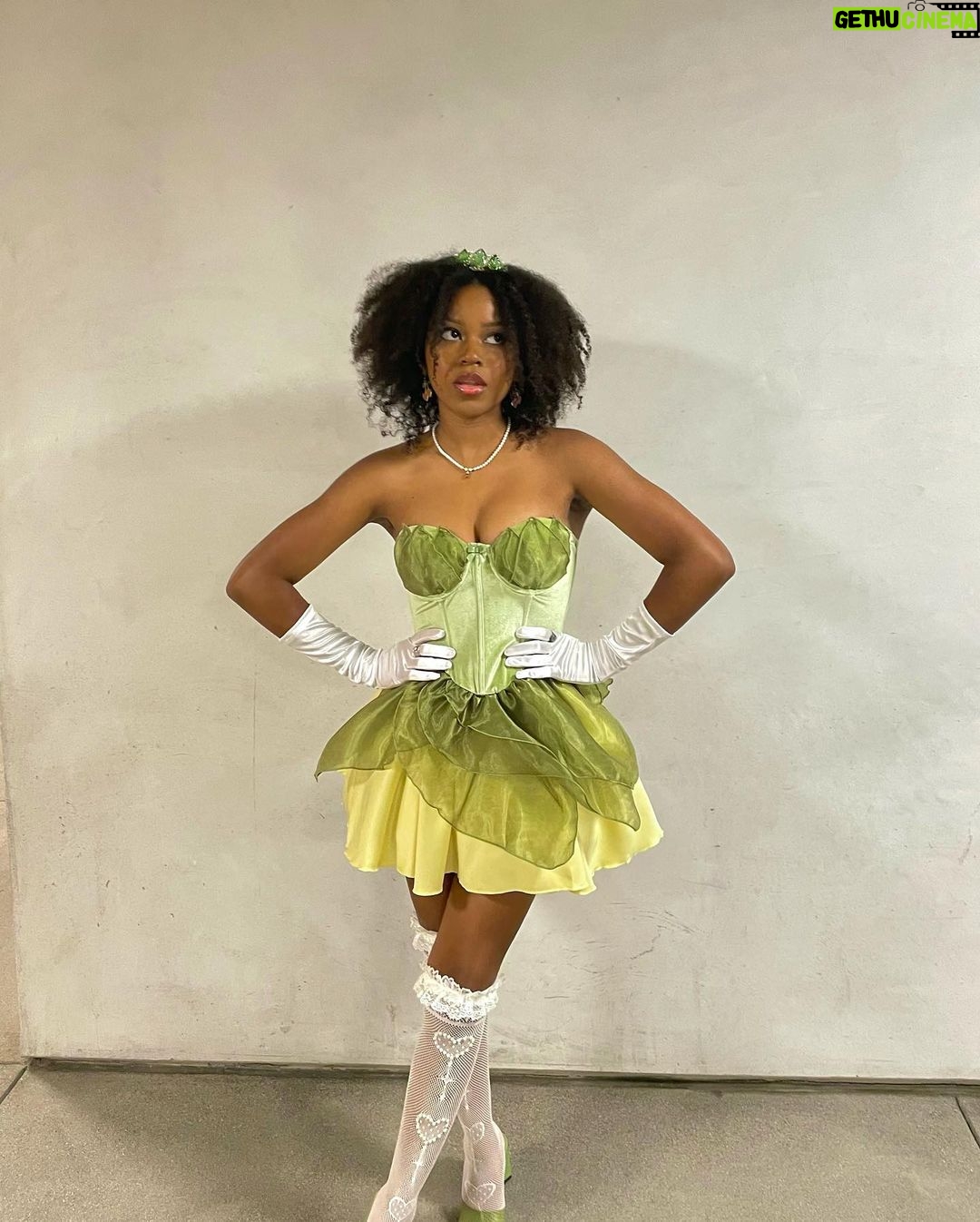 Riele Downs Instagram - i’ve got friends on the other side ✨