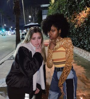 Riele Downs Instagram - ahhh 17!! happy birthday to one of my best friends, @lizzy_greene you’re the softest and sweetest soul out there and i’m very grateful we’re friends 🥺 can’t wait to be absolute clowns together when we’re reunited after quarantine. 🤡 lol, love you sis 🤠♥️