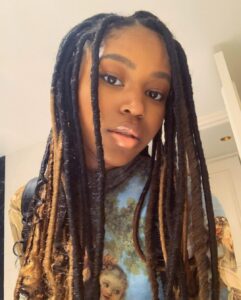 Riele Downs Instagram - pas de filtre 🥴 Paris, France