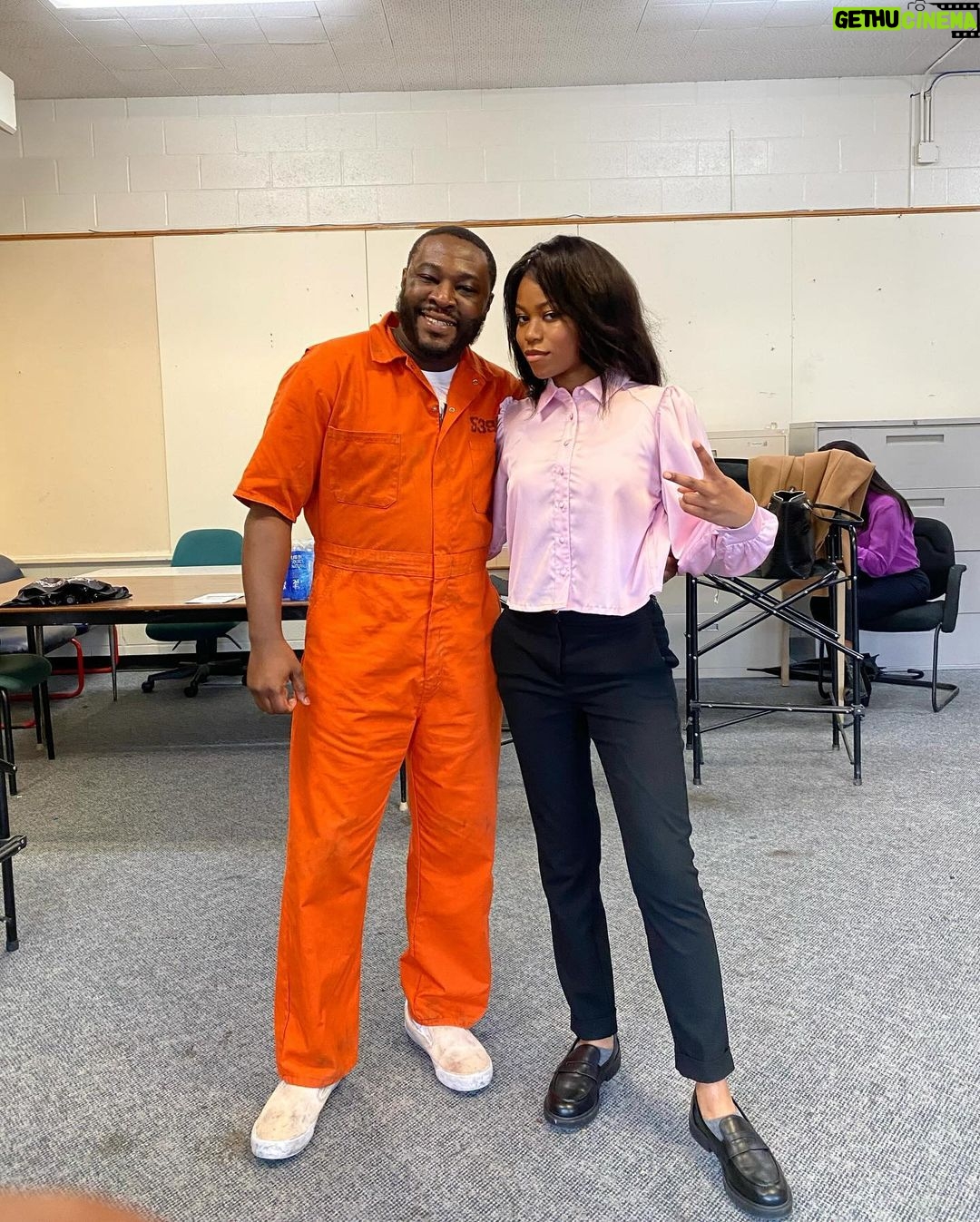 Riele Downs Instagram - i had a beautiful time filming this project. grateful to have gotten to work alongside such incredible talents ( our director katie boland, @kenya, @kal.el45 ) to tell this very important story ~ this film tells the true story of Carlesha Gaither, a young black woman who was kidnapped off the streets of Philadelphia while walking home from a family function. The disproportionate amount of young black girls and women being taken off the streets compared to other demographics is disturbing. the more we shed light on this issue and spread the word, the more young women (and people in general) we can, hopefully, save. keep the conversations alive, and keep spreading the word! *TW: deals with some heavy topics i.e. violence and sexual assault, so be aware when you watch !* tune in TONIGHT at 8/7c on @lifetimetv happy black history month ♥️ #thecarleshagaitherstory #abductedoffthestreet #blackhistorymonth