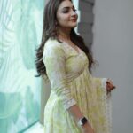 Rimi Tomy Instagram - ❤️❤️❤️ @khajuraho_boutique_ @priya_anokhi_
