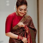 Rimi Tomy Instagram - ❤️❤️❤️Tradition can never go out of style .' 🎬 @yuva_weddings_photography @shoshank_makeup @rashmimuraleedharan @celebrate_clothes_n_crafts @priya_anokhi_