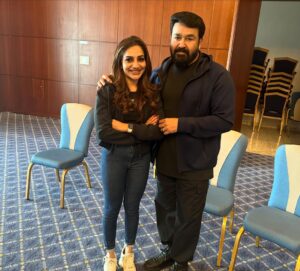 Rimi Tomy Instagram - Caption ഒന്നും കിട്ടണിലാ 😃😎🤔🤔🤔
ലാലേട്ടാ 🥰😍😍 ഇ  വിളിയിൽ എല്ലാം ഉണ്ട് 🙏🥰നമ്മുടെ സ്വന്തം ലാലേട്ടൻ
MOLLYWOOD MAGIC VENUE STADIUM 974-DOHA 7 pm

Doha#show #musician #music #movie #rehersal time#producers association show today 7 pm @nineone_events @qatar

🎬 pic @m.s.nadirshah