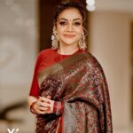 Rimi Tomy Instagram - ❤️❤️❤️Tradition can never go out of style .' 🎬 @yuva_weddings_photography @shoshank_makeup @rashmimuraleedharan @celebrate_clothes_n_crafts @priya_anokhi_