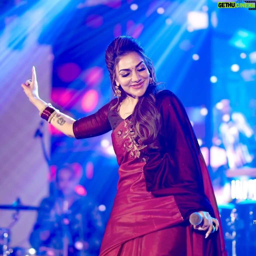 Rimi Tomy Instagram - Pics from the 40 th anniversary celebrations of @pjjfruits 🥰 Rimi Tomy live#concerts # cochin Thanq 🙏 🎬 @mishal_bin_ameer @rutwva_insta @shoshank_makeup Chakolas Pavilion