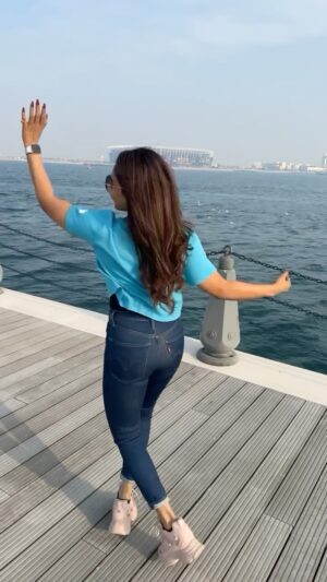 Rimi Tomy Instagram - There are shortcuts to happiness ,dancing is one of them😀✌️✌️🙋‍♀️🙋‍♀️

Back side venue stadium 974,DOHA