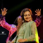 Rimi Tomy Instagram - ❤️❤️❤️enjoy life,that's what we are here for✌️❤️ @nihalipret @priya_anokhi_ @rashmimuraleedharan @yuva_weddings_photography @mukeshmuralimakeover