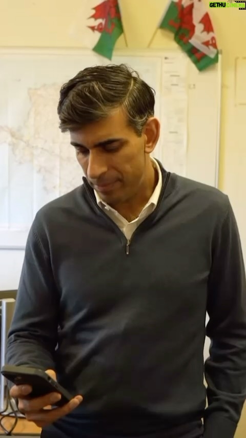 Rishi Sunak Instagram - Nothing ruins a conversation like a bad internet connection.