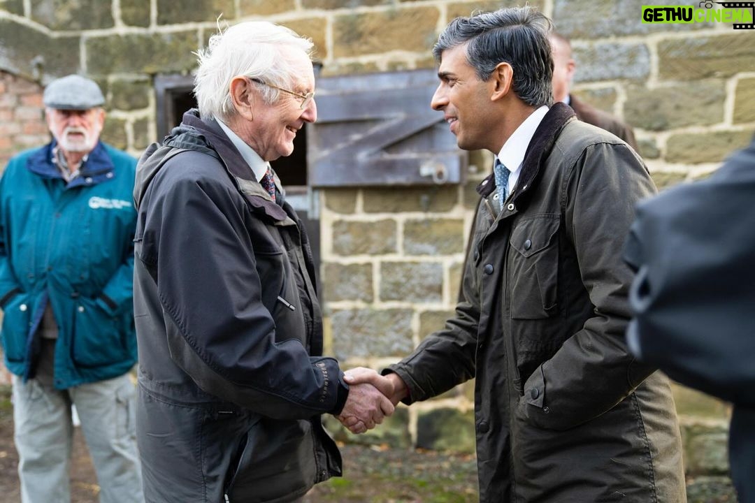 Rishi Sunak Instagram - Kickstarting Christmas back in my constituency 🎄 Spent yesterday helping local people across town get ready for the holidays. I got a lot of feedback on @jeremyhuntmp’s autumn statement. There’s nothing like tax cuts and pension boosts to bring in Christmas early! Richmond, North Yorkshire