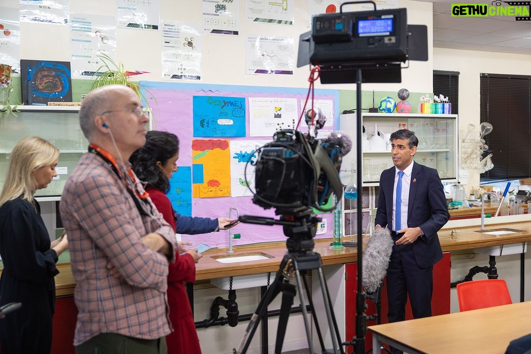 Rishi Sunak Instagram - The young people I met in Boston today are in no doubt about the dangers of smoking. We have a chance to cut cancer deaths by a quarter and ease huge pressures on the NHS. By creating a smokefree generation we'll give our children a brighter future. Boston, Lincolnshire