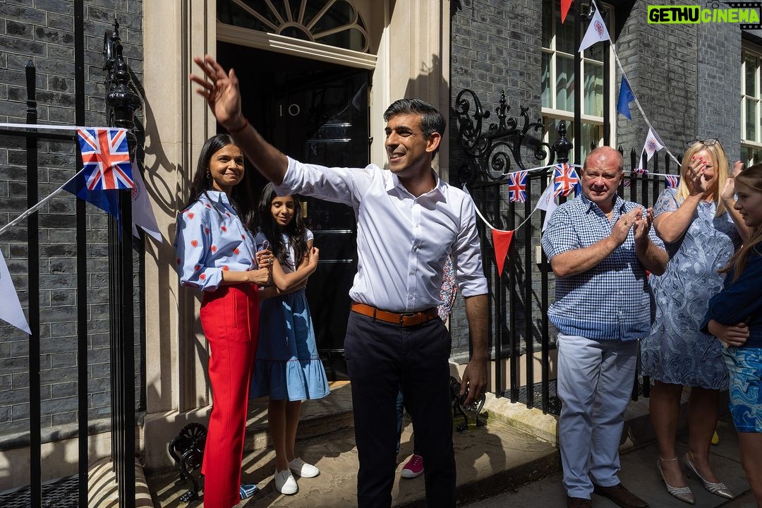 Rishi Sunak - 195.4K Likes - Together we can achieve incredible things.
It’s been one year since I became Prime Minister.
I’m proud of the work we’ve done, but I won’t stop working, day in, day out to get the job done.
Click my link in bio for the progress we’ve made this year.