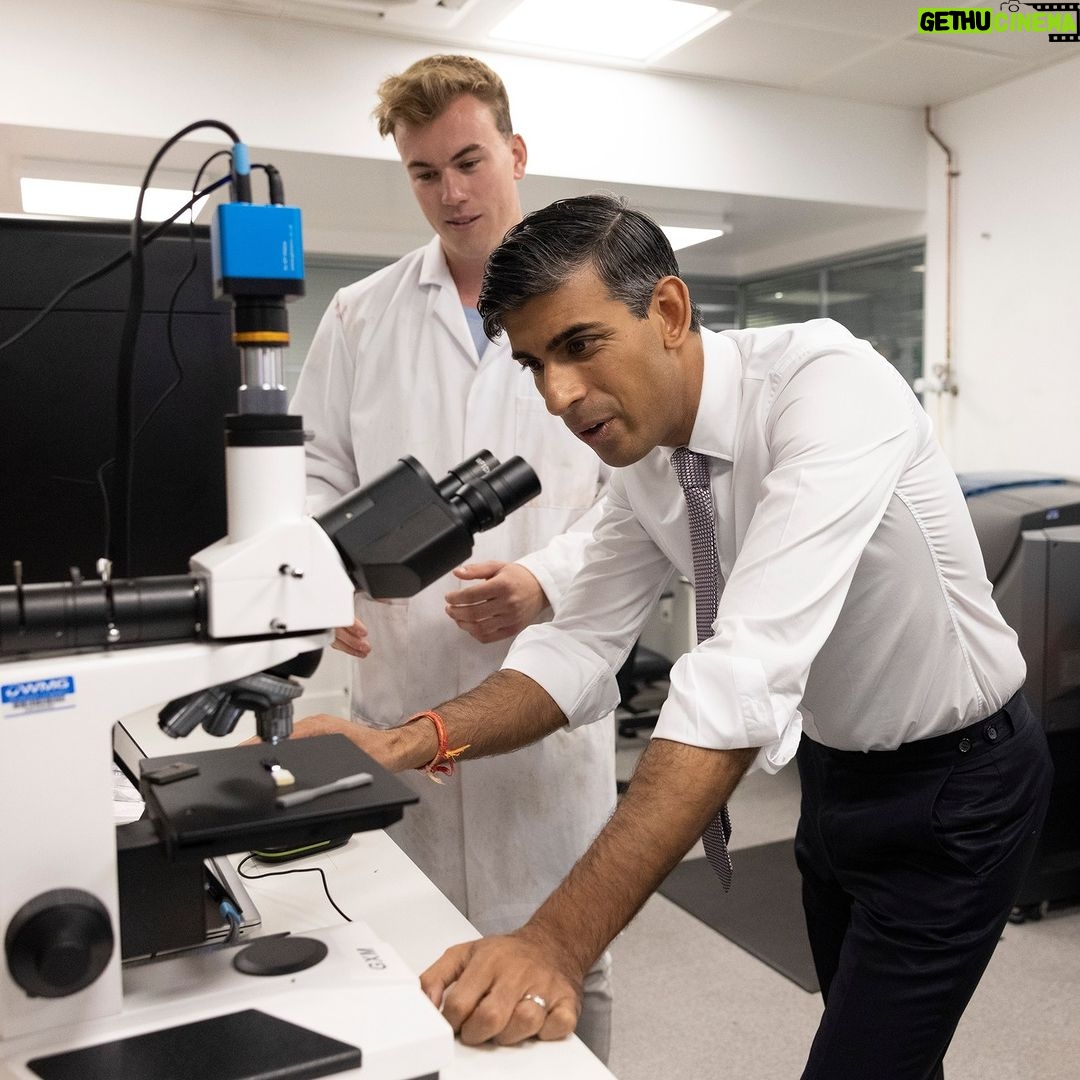 Rishi Sunak - 230.1K Likes - Today is a massive day for British science.
After months of negotiations, we’re joining Horizon Europe.
The deal we’ve agreed means:
🇬🇧 Better value for British taxpayers. We won’t pay for the time the UK was excluded from the programme and we’ll be able to get money back if UK scientists receive much less money than the UK puts in – not the case under our original terms of association.
📈 We'll grow the economy by giving UK scientists access to the world’s largest research and innovation programme.
✍️ UK scientists can start applying to Horizon today.
It was great to discuss the opportunities the programme will bring with researchers @uniofwarwick today.