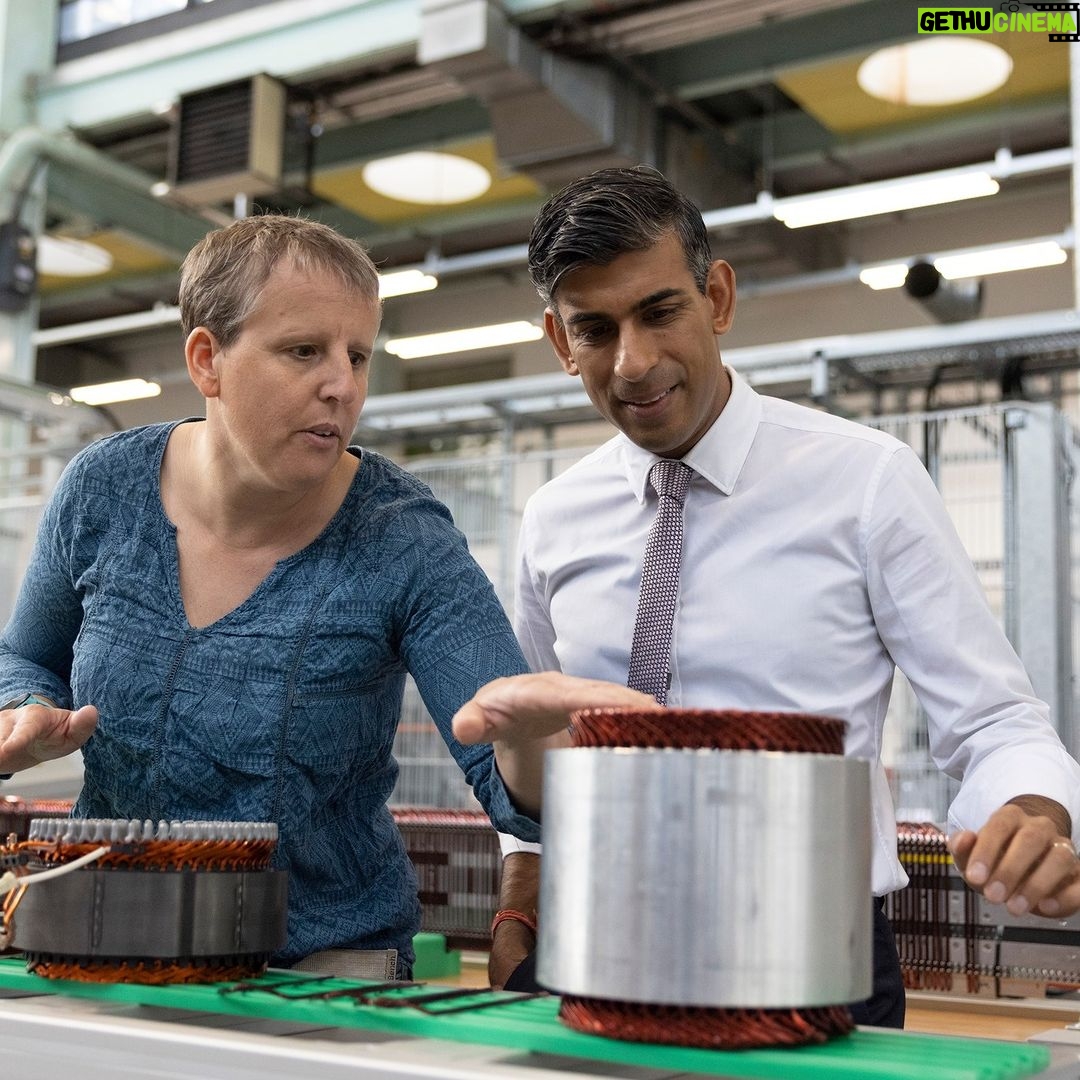 Rishi Sunak - 230.1K Likes - Today is a massive day for British science.
After months of negotiations, we’re joining Horizon Europe.
The deal we’ve agreed means:
🇬🇧 Better value for British taxpayers. We won’t pay for the time the UK was excluded from the programme and we’ll be able to get money back if UK scientists receive much less money than the UK puts in – not the case under our original terms of association.
📈 We'll grow the economy by giving UK scientists access to the world’s largest research and innovation programme.
✍️ UK scientists can start applying to Horizon today.
It was great to discuss the opportunities the programme will bring with researchers @uniofwarwick today.