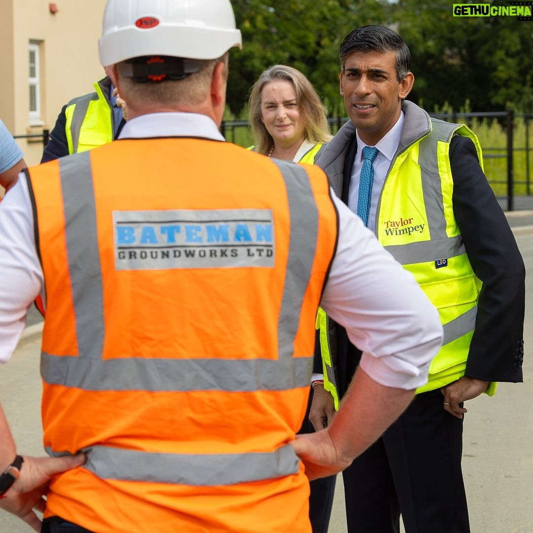 Rishi Sunak - 100.8K Likes - I want to make the dream of homeownership a reality for more people.
During a visit to Norwich today, I announced that we’re taking another step to achieving that by reforming old EU ‘nutrient neutrality' laws that prevent thousands of homes from being built here in the UK.
These reforms will mean local communities get the homes they’ve been asking for while protecting Britain’s countryside.
In total it could unlock up to 100,000 new homes - supporting more families onto the housing ladder and protecting Britain’s countryside.