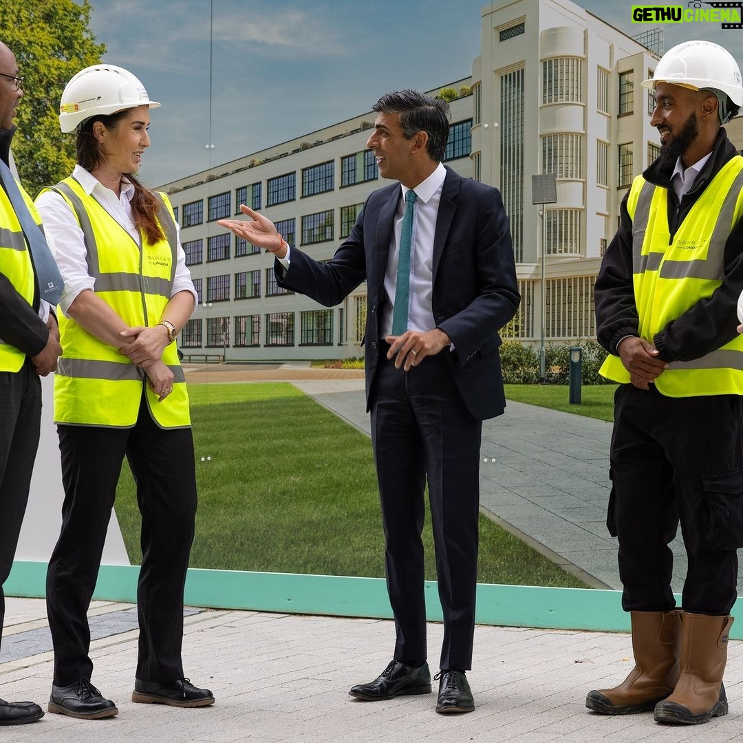 Rishi Sunak - 98.2K Likes - Today I met some of the people helping us make the dream of home ownership a reality for more Londoners.
Too many people can’t get onto the housing ladder because not enough homes have been built in London.
So I’m stepping in to boost house building where it's most needed.