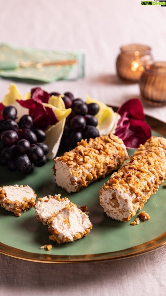 Rita Lobo Instagram - Faltou um aperitivo pro almoço de Natal? Essa pastinha tem a cremosidade da ricota, a doçura do melado e o aroma do alecrim – e dá pra preparar sem processador. Se precisar da receita ou de outras ideias, corre lá no Panelinha.com.br. #CozinhaPráticaNoGNT #ReceitaPanelinha #RitaLobo #ComidaDeVerdade #ReceitaPratica