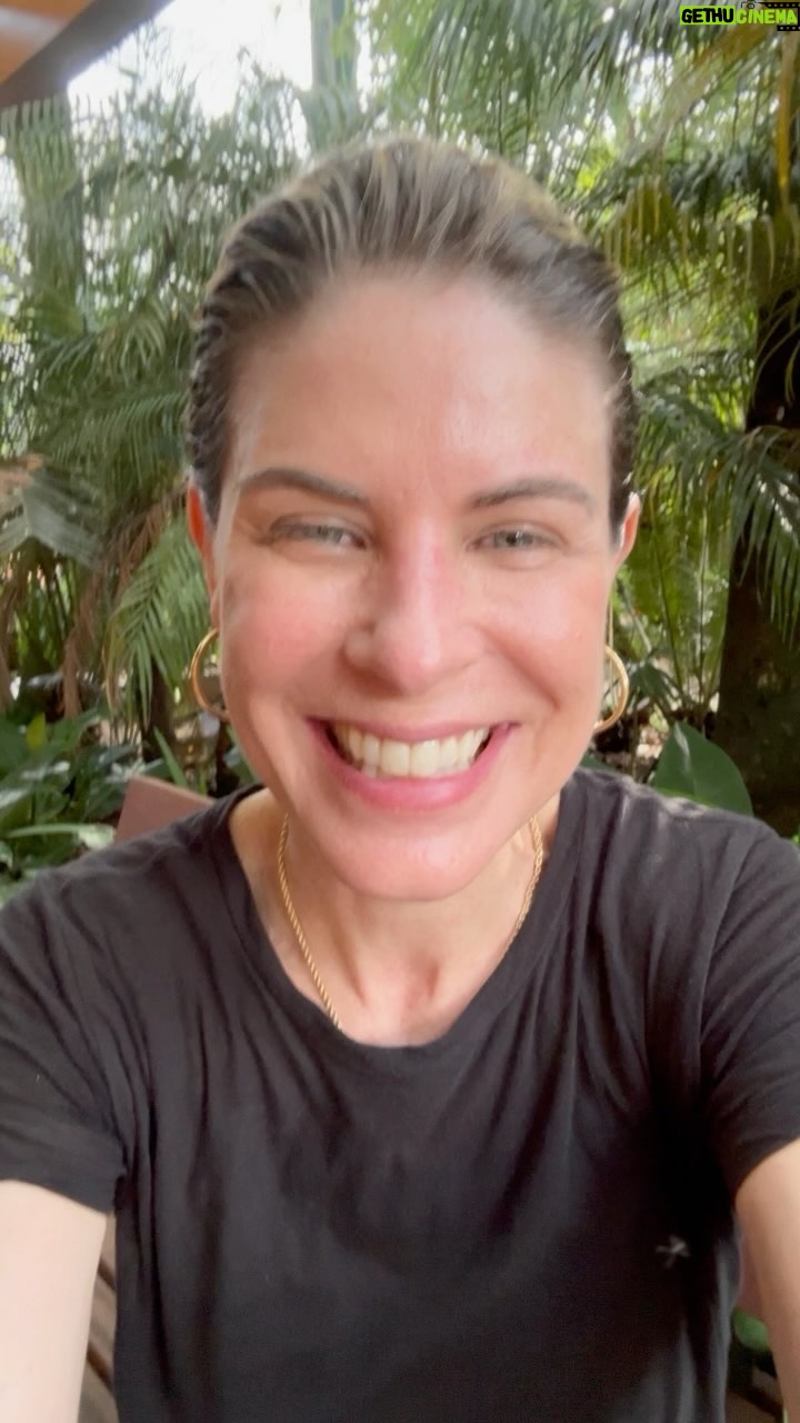 Rita Lobo Instagram - Dos stories pro feed, porque a @veraluciacardoso5 é o máximo! Faço aula de ginástica diariamente com ela, e cada dia a aula é de um jeito. Sempre tem alguma novidade! Fazer atividade física é uma conquista e uma recompensa ao mesmo tempo. É por isso que com frequência posto nos stories às 6h30 da manhã que tô indo pra ginástica! E o mais legal é que muita gente responde que resolveu se mexer naquele dia por causa dos meus stories. Isso sim é que é ser influencer! Levo as pessoas pra cozinha e pra academia. 😂 Bom dia!!!!