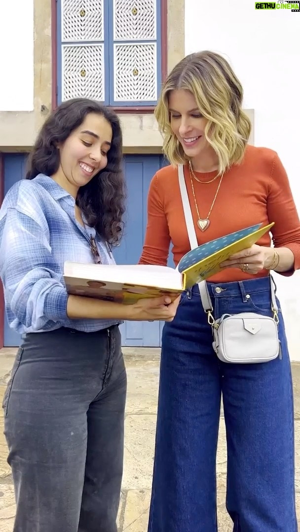 Rita Lobo Instagram - Hoje vai ao ar o 4° e último episódio do #PratoFeitoBR. Desta vez, vamos pro Rio Grande do Sul pra falar do grupo do arroz! Será que a essa altura você já sabe que por trás do prato feito tem uma fórmula de alimentação saudável? Pois é, ela reúne de forma equilibrada os quatro grupos de alimentos que devemos comer todos os dias. O grupo de hoje é um pouco mais complexo, porque engloba cereais (como arroz, milho e trigo), raízes e tubérculos (como mandioca e batata). São alimentos que fazem parte do mesmo grupo porque têm um papel nutricional parecido. Você vai ver que dá, sim, pra comer arroz, batata e farinha sem deixar o prato desbalanceado. Mas tem um segredinho… Hoje, depois do Globo Repórter, espero você na TV Globo! #PratoFeitoBR #ReceitaPanelinha #RitaLobo #ComidaDeVerdade #ReceitaPratica