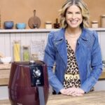 Rita Lobo Instagram - Quem quer conhecer o Estúdio Panelinha? Tanta gente me pede pra ver onde a gente cria o nosso conteúdo que resolvi fazer esse tour rápido! Agora me conta: qual sua área favorita? Pra ter acesso a todas as minhas receitas, é só entrar em Panelinha.com.br. #ReceitaPanelinha #RitaLobo #ComidaDeVerdade #receitapratica