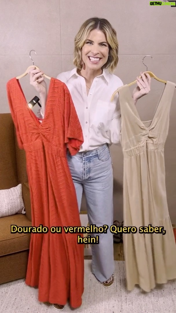 Rita Lobo Instagram - Hoje é dia de #ReceitaDoLook! E eu quero escolher um vestido pro Natal! Me ajuda? Não é uma missão fácil, porque os dois vestidos da nova coleção da minha parceira @shoulderoficial são lindos!!! E aí, vou com o dourado ou o vermelho? Me conta nos comentários! Com cupom RITALOBO você tem 10% de desconto exclusivo no app Shoulder (válido até o dia 16/12/23). Abaixo o código pra você encontrar os produtos no site da @shoulderoficial: Vestido laise vermelho: 232107913 Vestido dourado sem mangas: 232108909 Camisa tricoline manga bufante: 232031902 Calça jeans: 232372000 #ReceitaShoulder #RoupaBoaShoulder #shoulderoficial