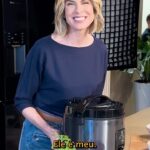 Rita Lobo Instagram - O processo de desenvolvimento da linha #ElectroluxPorRitaLobo é tão longo que, quando chega a hora de fotografar, fico feliz da vida! Significa que rapidinhos os produtos podem estar na sua casa!!! É AirFryer, panela de arroz, panela de pressão elétrica… Só produtão! Mesmo assim, pra sair de casa pra trabalhar no meio do feriado, só enganando o cérebro com chapéu! @electroluxbr