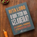 Rita Lobo Instagram - Comenta um legume que tem na sua geladeira, e a gente manda uma receita pra você por direct. Valendo! O meu livro ‘O Que Tem na Geladeira’ é a solução pra quem precisa incluir mais legumes e verduras no dia a dia. São mais de 200 receitas pra aproveitar de jeitos deliciosos as 30 hortaliças mais comuns nas feiras e hortifrutis do país. Assim, sua alimentação vai ficar mais saborosa e saudável. O projeto tem também uma série no YouTube. É demais! Este livro, publicado em parceria com a @editorasenacsp, está à venda nas principais livrarias físicas e online do país. No Panelinha.com.br, você confere TUDO sobre o livro! #ReceitaPanelinha #RitaLobo #ComidaDeVerdade #ReceitaPratica