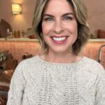 Rita Lobo Instagram – Hoje é Dia Internacional das Mulheres e gostaria de falar com os homens: invadam a cozinha! Com as mulheres exaustas e muitos homens acomodados num lugar de privilégio dentro de casa, a alimentação das famílias piora muito. A divisão estruturada de tarefas, que não é ajudinha, melhora a alimentação e também as relações. 

#PenseNisso
#8M2024 
#8M 
#diainternacionaldamulher
#RitaLobo
#ComidaDeVerdade