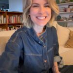 Rita Lobo Instagram - Vi uma notícia numa newsletter de Harvard que me chamou atenção e quis comentar aqui com você. “Não existe uma única dieta para melhorar a longevidade”, diz Frank Hu, Professor de Nutrição e Epidemiologia Faculdade de Saúde Pública de Harvard. Mas todas têm em comum o consumo de comida de verdade, ele comenta. E ainda orienta: inclua mais alimentos in natura e minimamente processados, especialmente os de origem vegetal, como hortaliças, grãos e frutas, em todas as refeições – e reduza o consumo de alimentos ultraprocessados, como salgadinhos e refrigerantes. “Comer alimentos saudáveis em companhia não apenas nutre o nosso corpo, mas também a nossa alma”, finaliza o prof. Hu. Parece que ele tá falando da Dieta Brasileira! E viva o pê-efe tradicional, que tem arroz, feijão, legumes e verduras e um pedaço de carne, pra quem come.