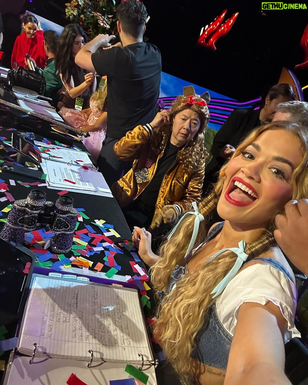 Rita Ora Instagram - We’re live in less then an hour America!! 🇺🇸 @maskedsingerfox so excited for this opening and our performance make sure you all tune in! Your not gona want to miss this! Here’s some bts and random pics of me being happy 😆 because I’m excited! 😜 Los Angeles, California