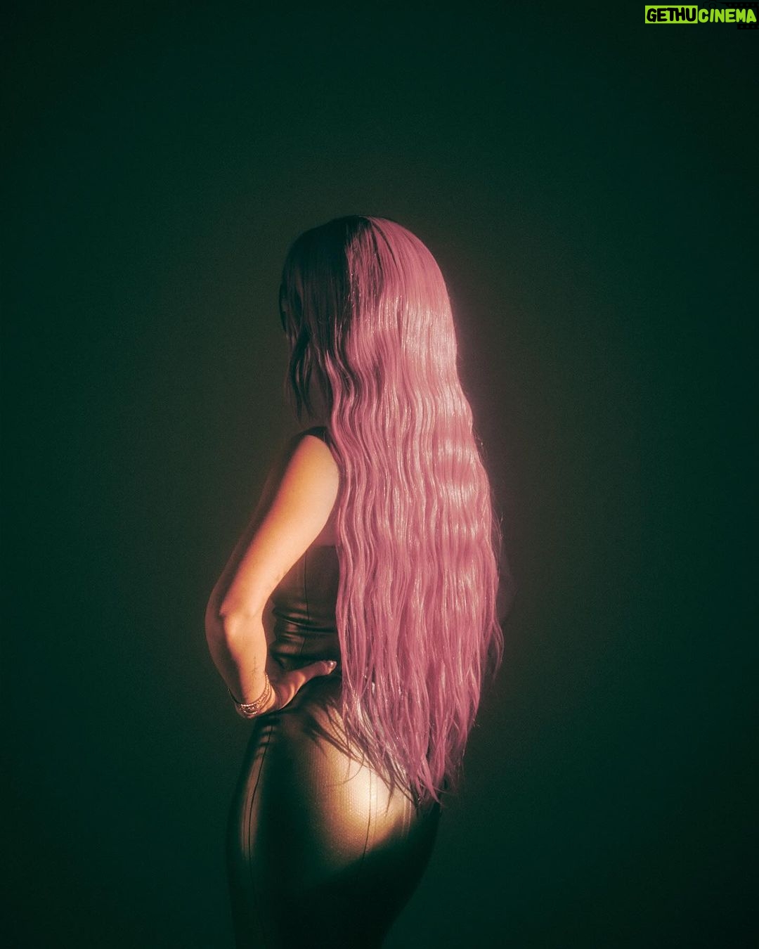 Rita Ora Instagram - Pink and latex? Who would have thought. My latest track LAST OF US with @gryffin ๐๐ฅณ Canโt wait to hear your thoughts! Drop โem in the comments below ๐