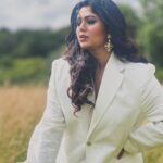 Ritabhari Chakraborty Instagram - Wonder 🌿🌿 Puttenham, Bracknell Forest, United Kingdom
