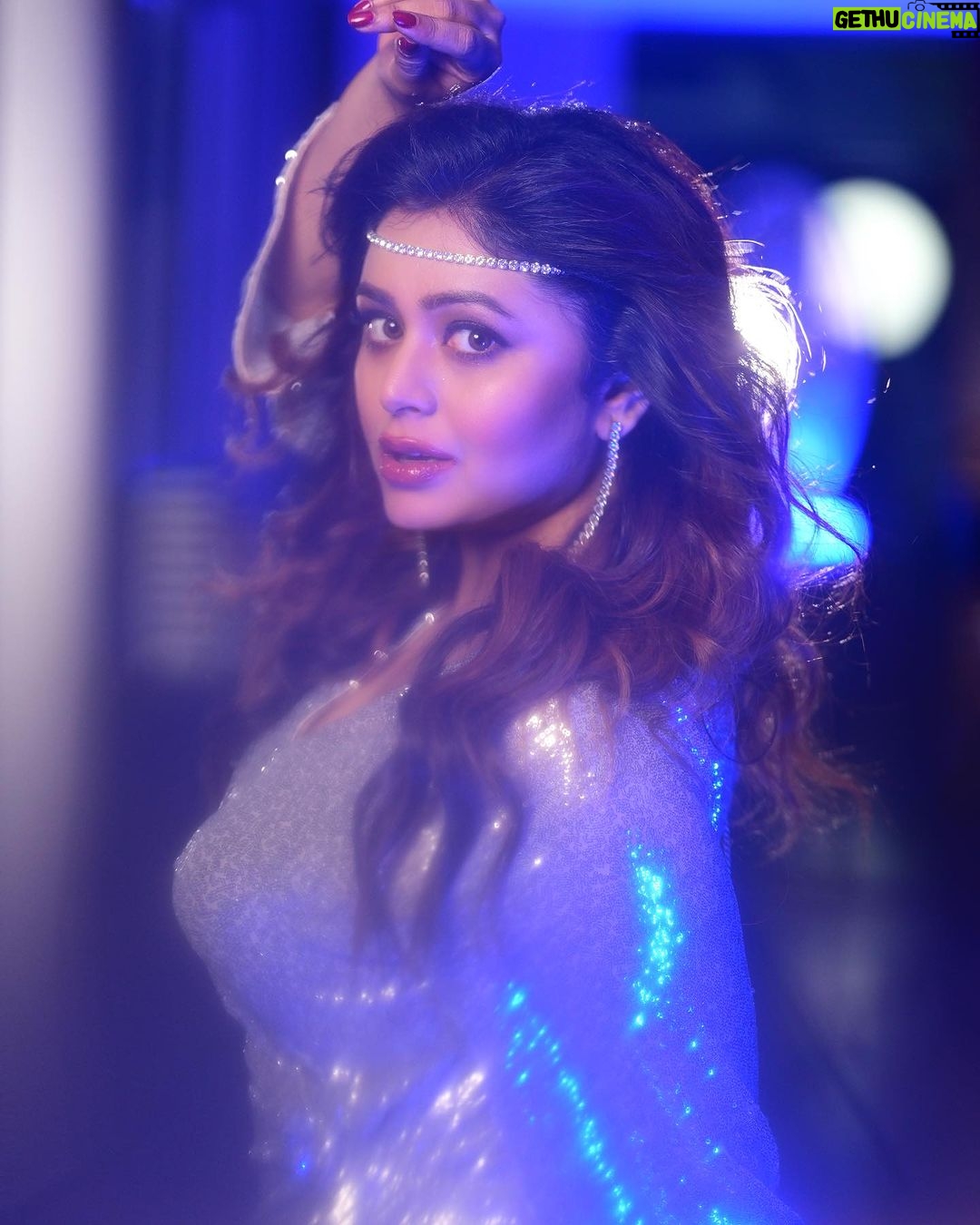 Ritabhari Chakraborty Instagram - Feel the vibe 💫