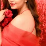 Ritabhari Chakraborty Instagram – Happy Rose day my lovelies! @kalyanjewellers_official