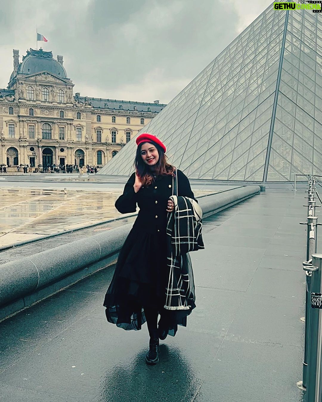 Ritabhari Chakraborty Instagram - Maa, Paris and Art all around ❤️ Missing Papa and Titin. Picture courtesy for all my pics @satarupasanyal Paris, France