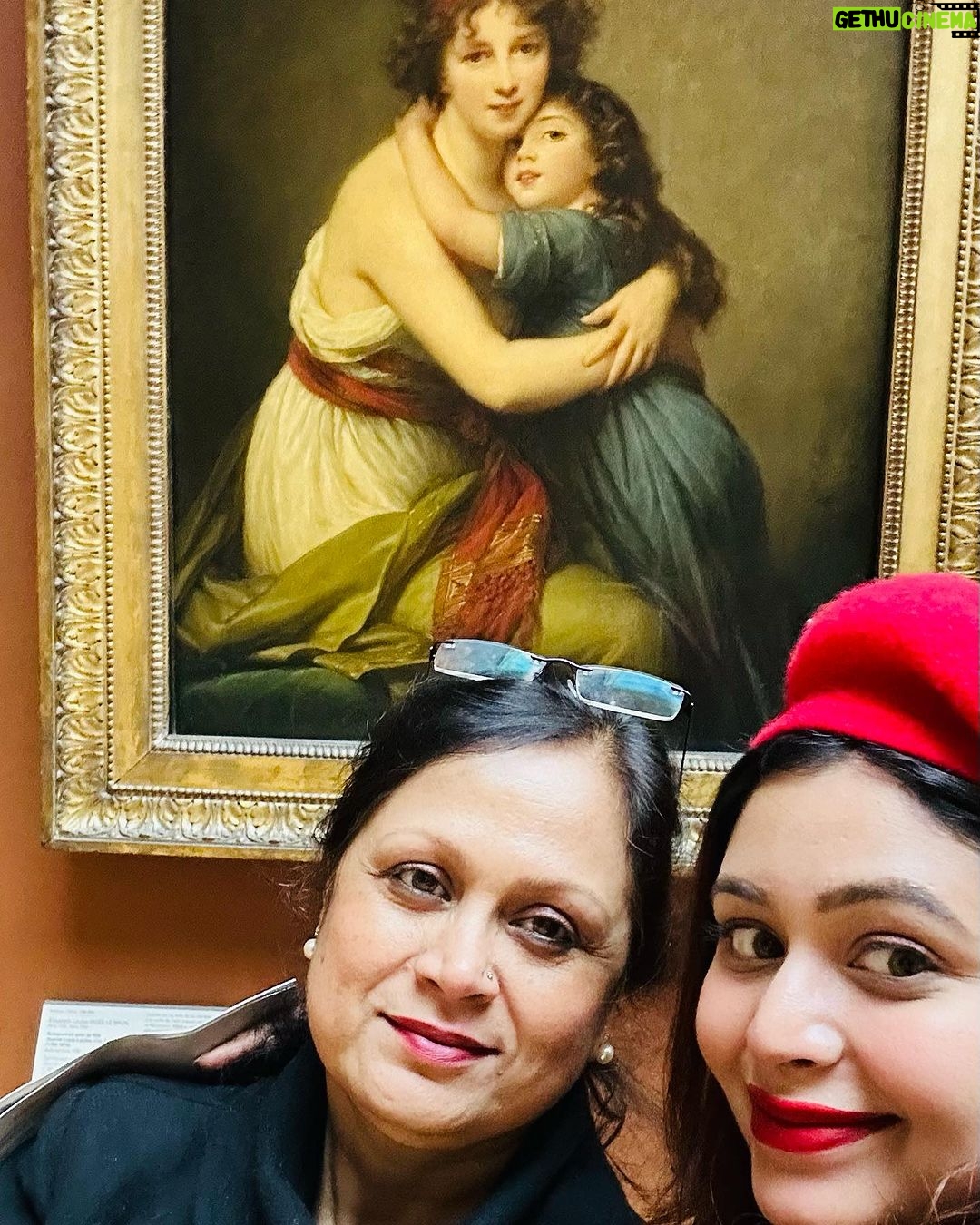 Ritabhari Chakraborty Instagram - Maa, Paris and Art all around ❤️ Missing Papa and Titin. Picture courtesy for all my pics @satarupasanyal Paris, France
