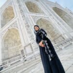 Rithika Tamil Selvi Instagram - Happy Valentine’s Day❤️ Spread love & peace ✌️🫶🏻😊 . . . . #wahtaj❤️ #tajmahal #tajmahalgallery #rithika #tamil_rithika #rithikatamilselvi #taj #valentinesday2024 Taj Mahal, Agra, India