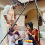 Rithika Tamil Selvi Instagram - இந்த தைத்திருநாள் முதல் விடியும் பொழுது எங்கும் கரும்பாய் இனிக்கட்டும்… அனைவருக்கும் இனிய பொங்கல் நல்வாழ்த்துக்கள்…!🌾🌞🐄🙏🏻 PC @knotphotography.inn Outfit @knotweddinghouse #rithika #tamil_rithika #rithikatamilselvi #pongal2024 #tamilfestival