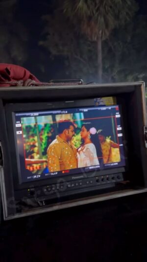Ritu Singh Instagram - Movie Shooting Time #PawanSingh #RituSingh #Viral #SatyaBhai  @singhpawan999 ❤️ @ritu9170 ❤️