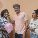 Ritu Singh Instagram - Hamare janmdin par aj hamre bhojpuri ke super ⭐ gaurav jha or Ritu Singh jii ,🙏 mujhe itana bara surprise diye mai soch nhi sak Raha hu mai kya bolu itna Sara pyar diye mai pagal ho gaya thanks you 😊❤️ gaurav chacha or Ritu diii or oll aplogo ne mujhe itana sara pyar dene ke liye ❤️❤️❤️🙏🙏🙏☺️☺️☺️